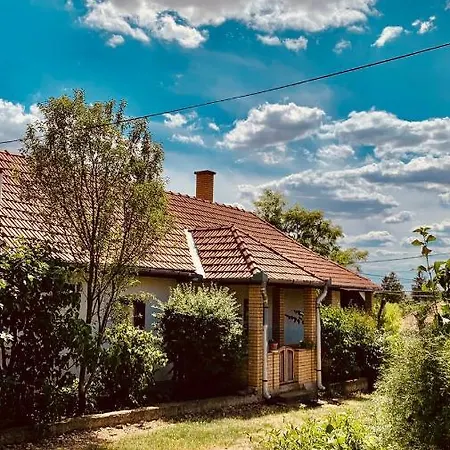 Apartament Henrietta Vendeghaz