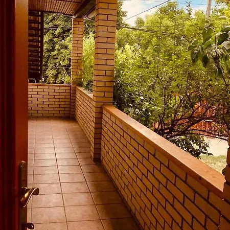 Apartment Henrietta Vendeghaz *