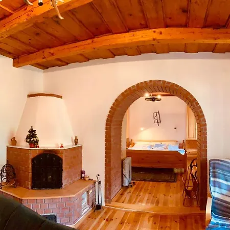 Henrietta Vendeghaz Apartament