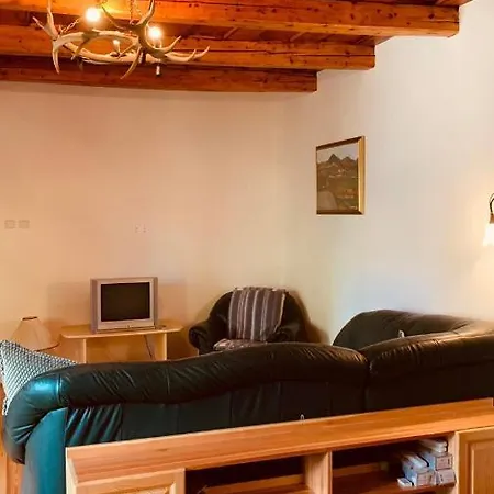 Henrietta Vendeghaz Apartament
