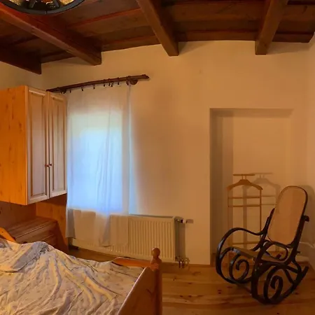 Henrietta Vendeghaz Apartment